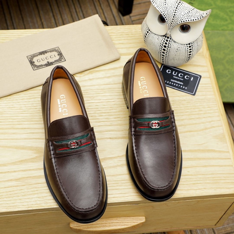 G*u*i leather shoes